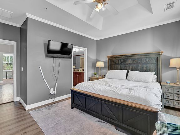 2nd image of 1960 Sterling Oaks Cir