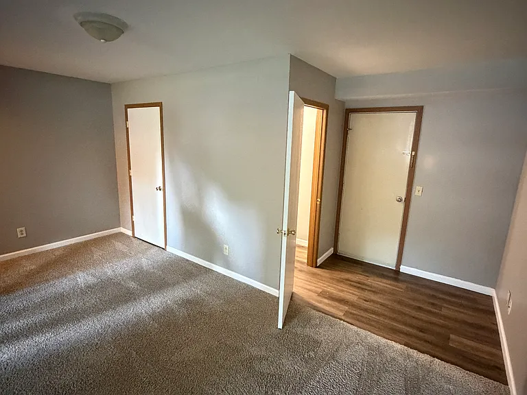 1152 Saint Matthew Ave — Photo 13