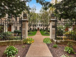 822 Judson Ave APT 4, Evanston, IL 60202