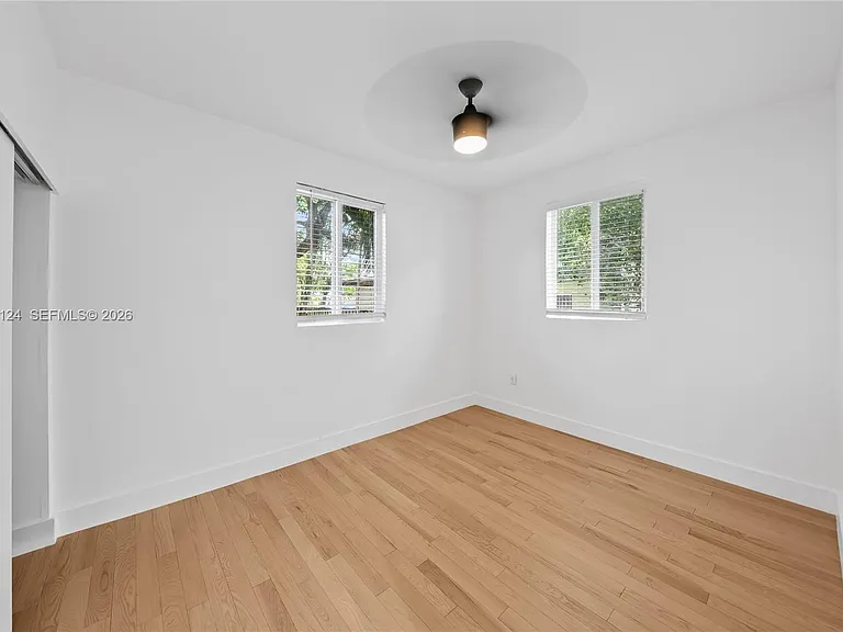 565 NW 44th St — Photo 16