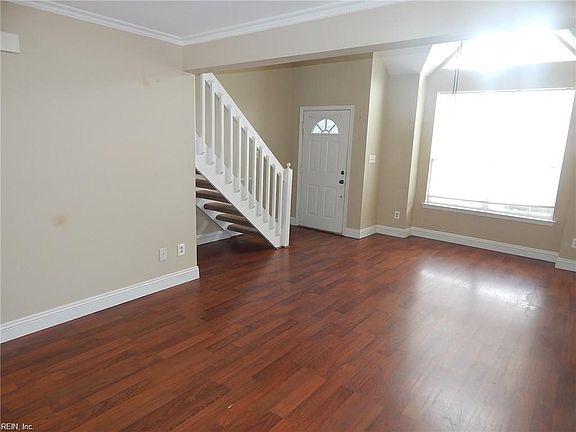4th image of 476 Charter Oak Dr