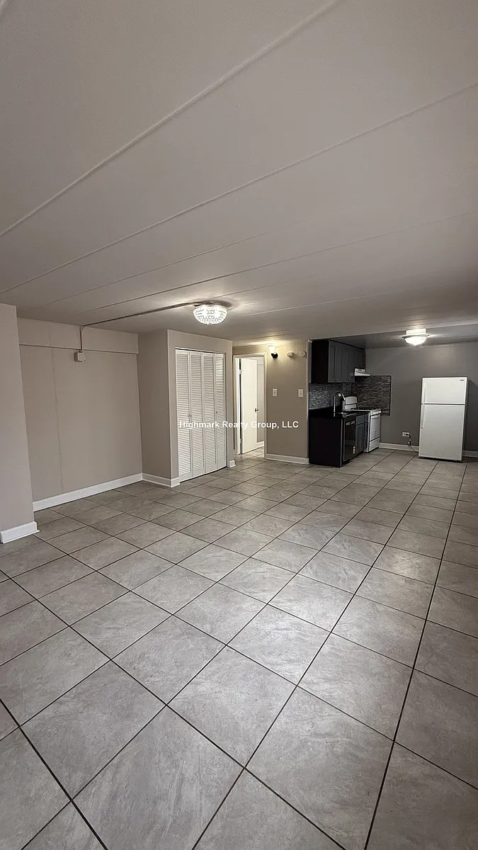 Building Photo - 9632 Ivanhoe Ave #1OA