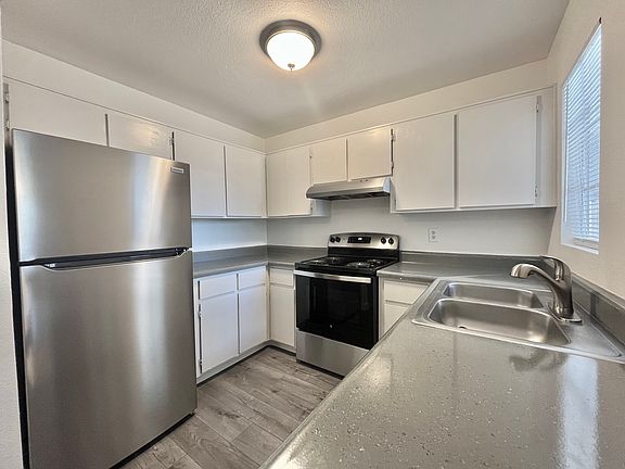 5th image of 16818 N 56th St APT 121