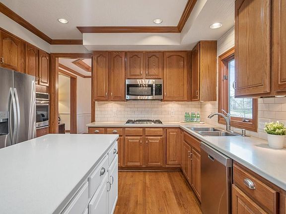3rd image of 5412 Annandale Ct