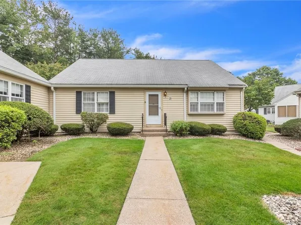 18 Canborne Way #18, Suffield, CT 06078