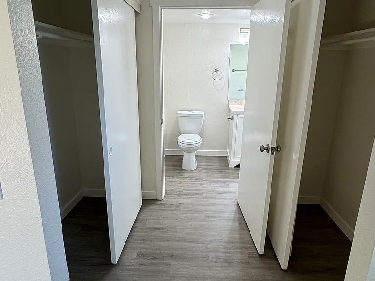 Magnolia Manor — Photo 16