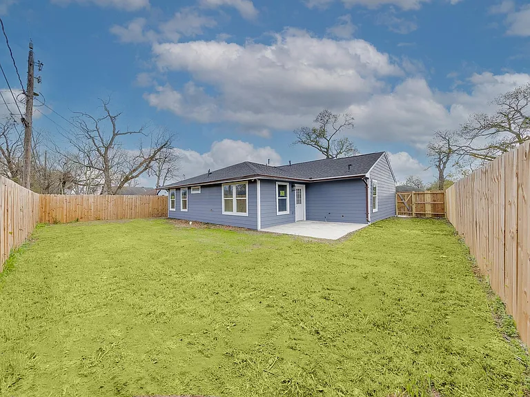 3635 Ward St — Photo 5