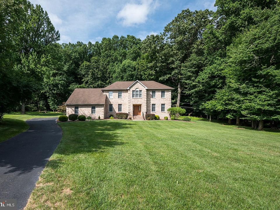 1st image of 21 Harlech Dr