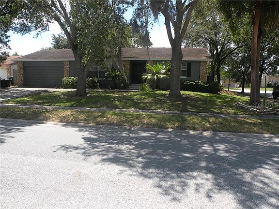 3rd image of 924 Lake Sherwood Dr