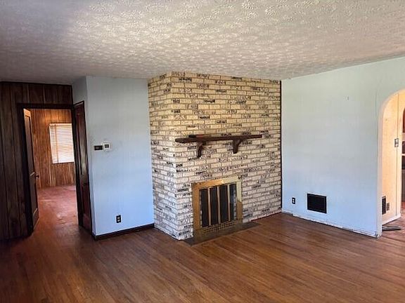 5th image of 2319 Amsterdam Rd