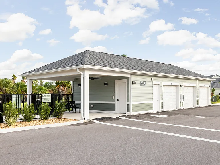 Palm Grove Luxury Apartments — Photo 46