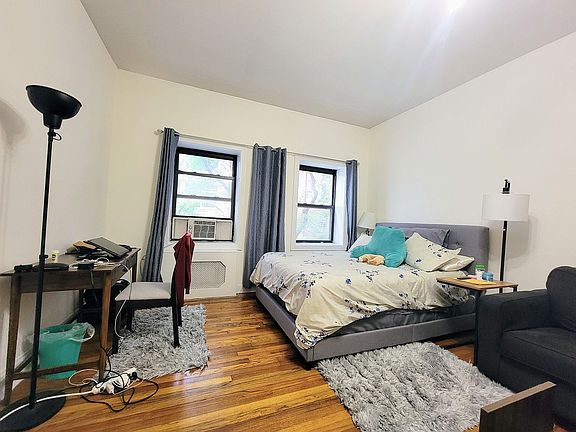 3rd image of 146 E 35th St #4Z