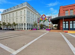 2400 Mechanic St APT 103, Galveston, TX 77550