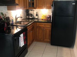 1037 NE 32nd St #1, Oakland Park, FL 33334