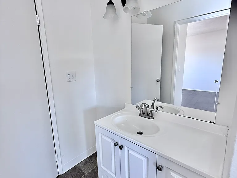 11959 Runnymede St #19 — Photo 18
