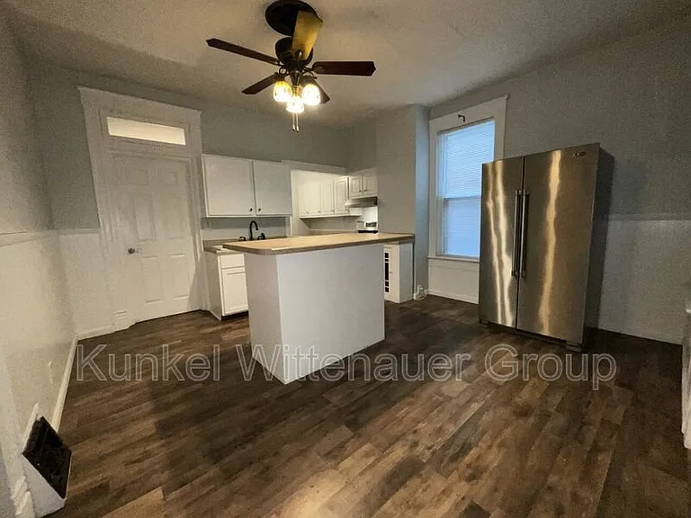 720 E D St — Photo 7