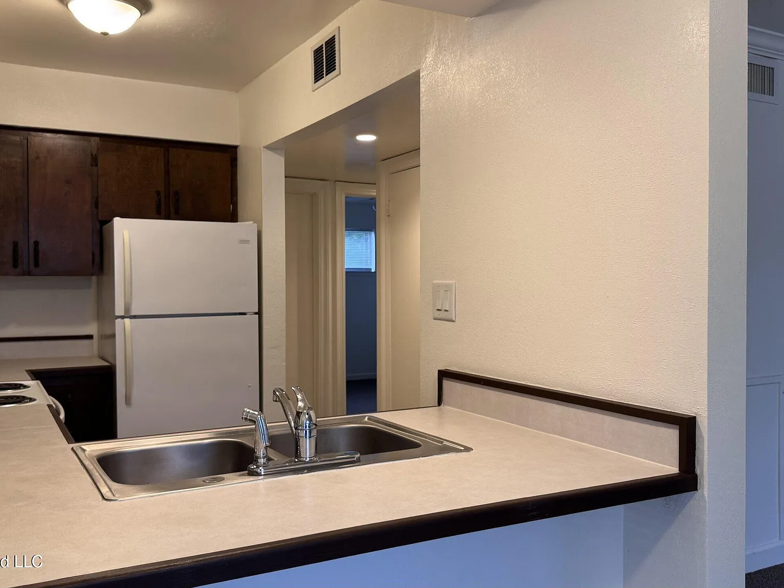 2 bed, 1.0 bath, 667 sqft, $1,300 — Photo 3