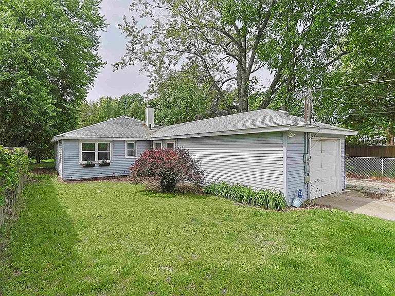 1251 E Colfax Ave — Photo 2