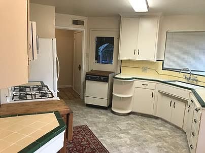 4th image of 1910 Cabana Dr