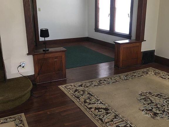 Livingroom 14' 3"" x 11' 2" real wood floors