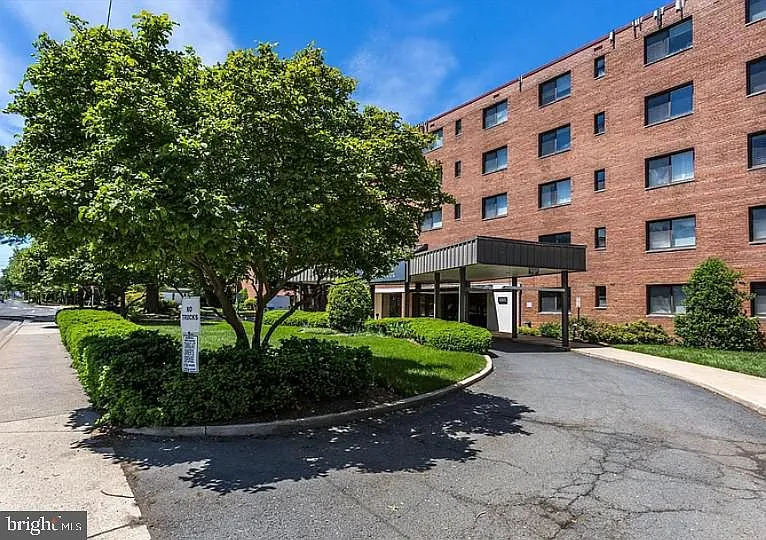 3515 Washington Blvd #201 — Photo 1