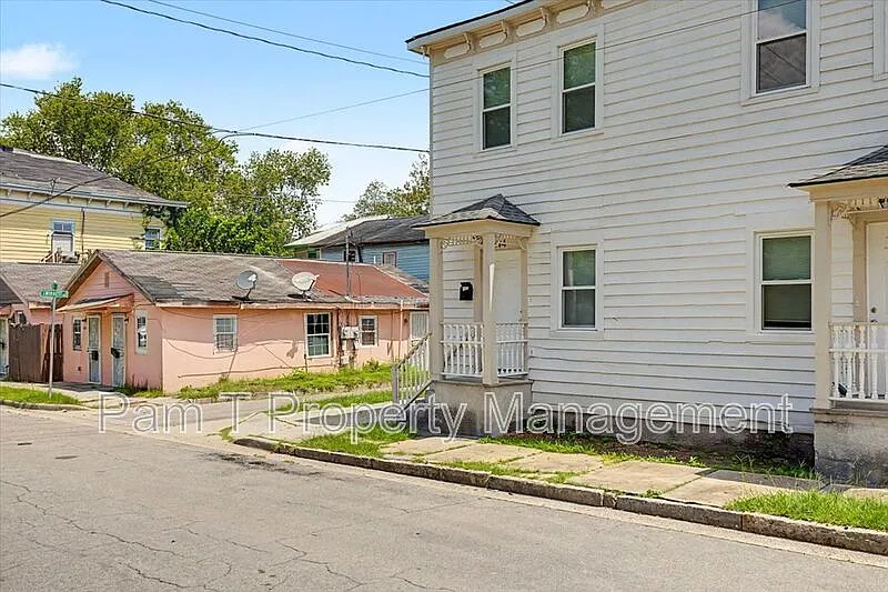 2 bed, 1.0 bath, 1000 sqft, $1,599 — Photo 2