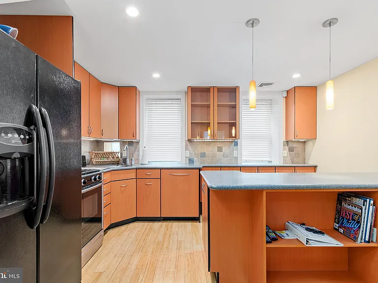345 S Hicks St — Photo 3