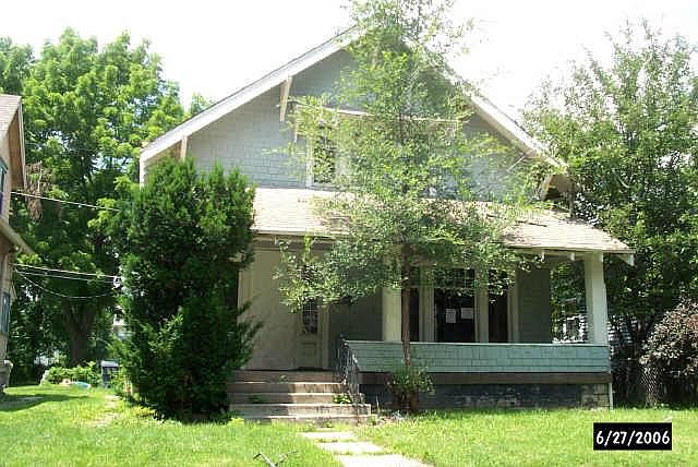 1st image of 836 N Eastern Ave
