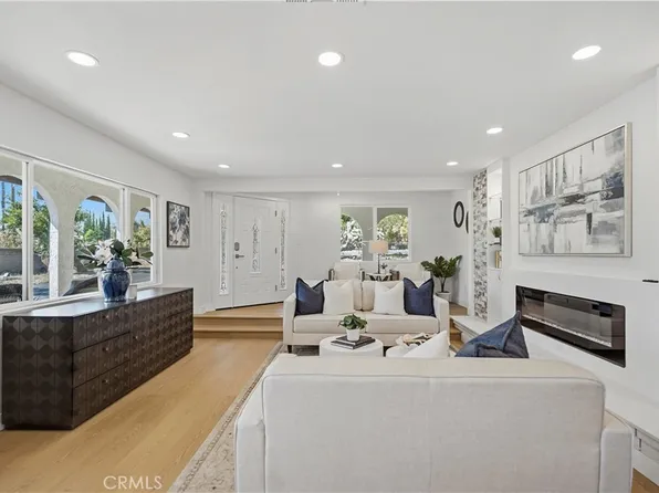 944 Alamosa Dr, Claremont, CA 91711