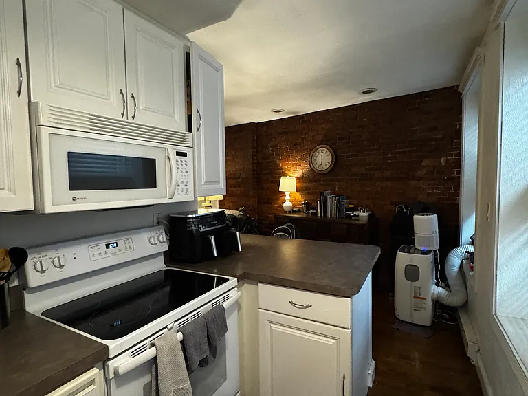 8 Battery St #6 — Photo 10