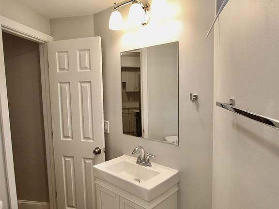 landlord_unit_photo_69435926_4