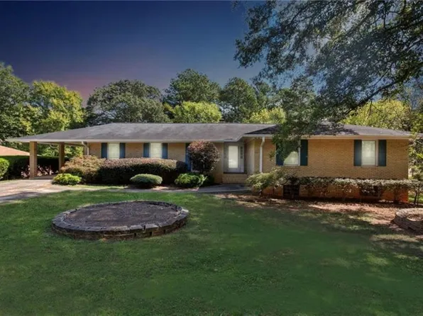 6434 Woodlawn Ave, Rex, GA 30273