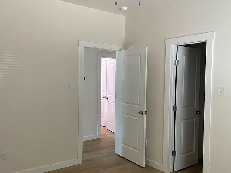 Room 1 with walk-in closet