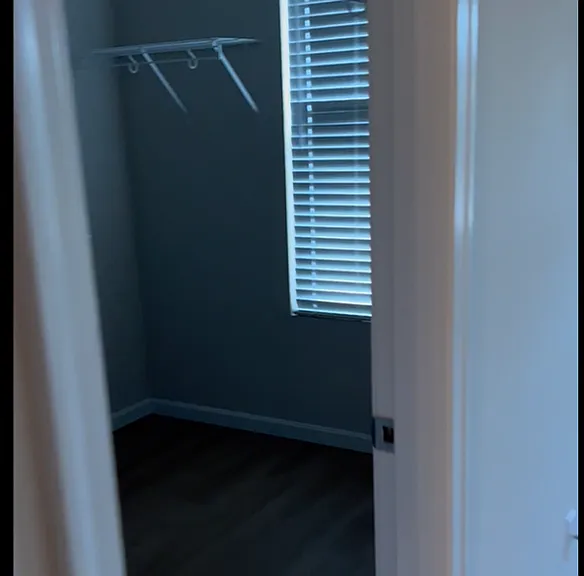 2102 Commons Cir — Photo 15