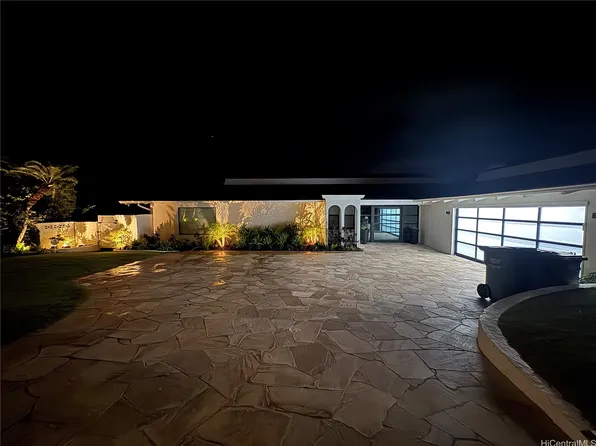 66 Lumahai St, Honolulu, HI 96825