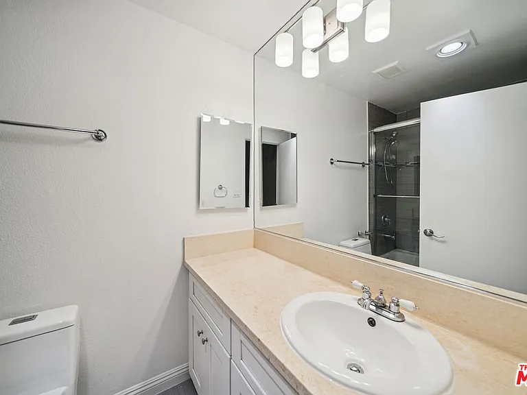 5715 W Olympic Blvd #103 — Photo 12