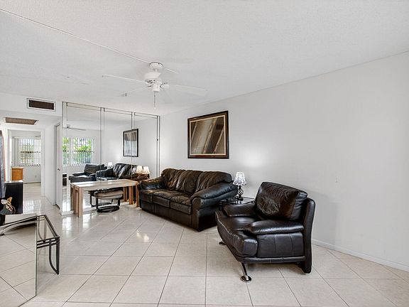 2nd image of 1009 Hythe A