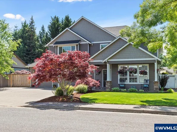 1203 SE Heather Ln, Dallas, OR 97338