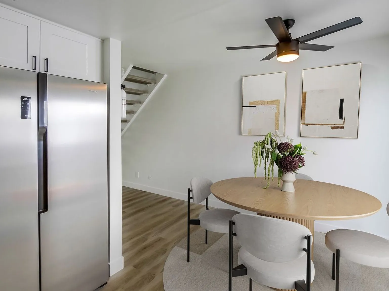 Two bedroom 1.5 bathroom beautifully upgraded with in unit laundry at the beach. Open House July 12 — Photo 4
