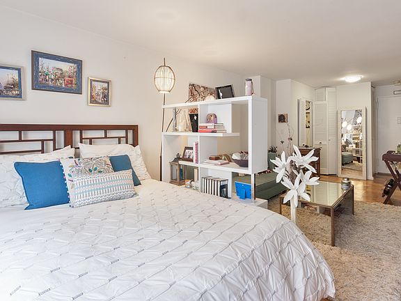 3rd image of 220 E 57th St APT 12E