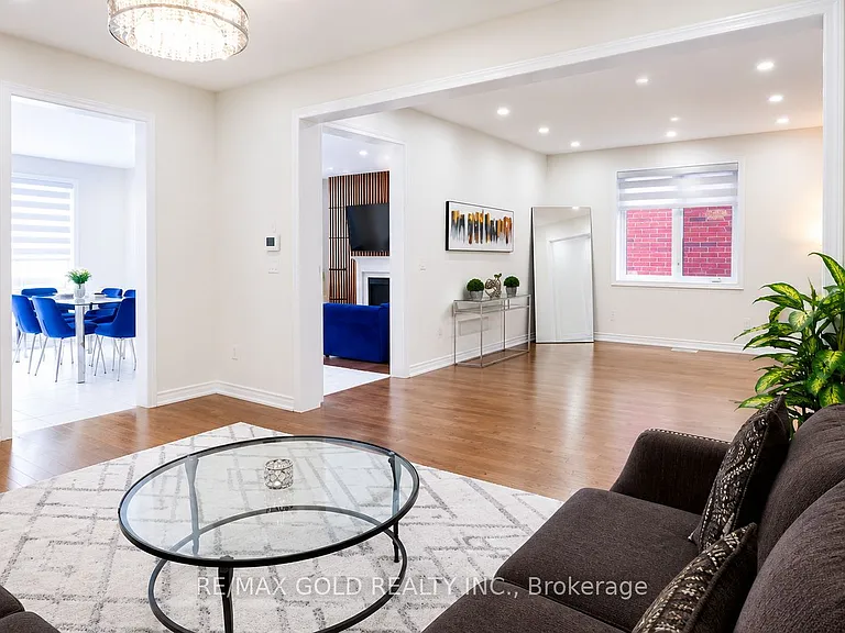 5 William Kane Ct — Photo 3