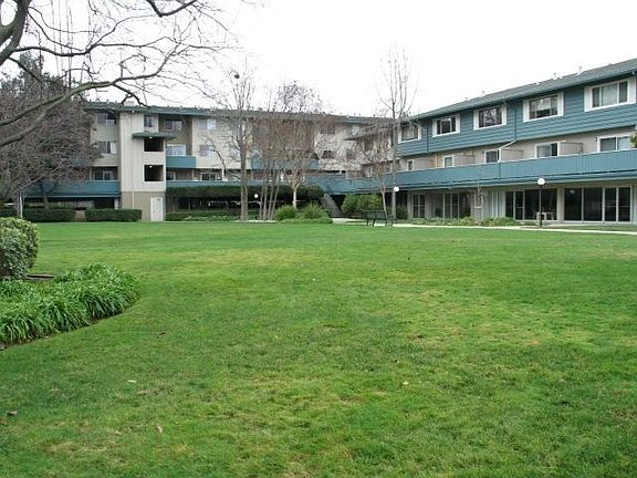 5th image of 7100 Rainbow Dr APT 18