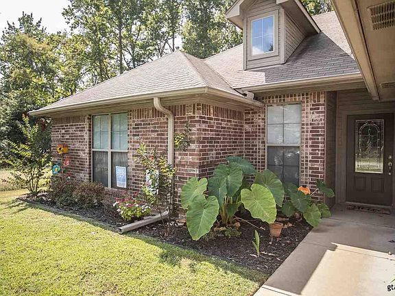 4th image of 3165 Vineyard Ave
