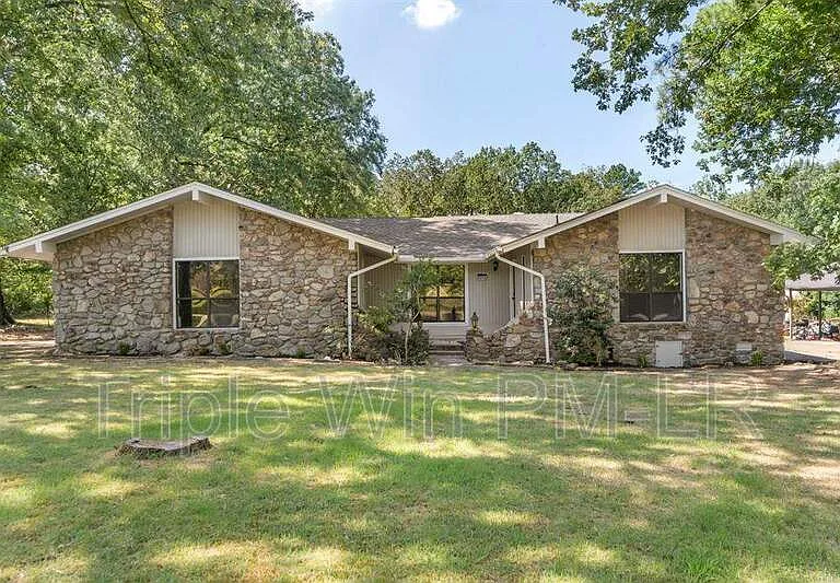 9914 Pinnacle Valley Rd — Photo 2
