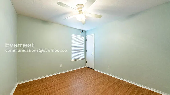 109 Covey Ln — Photo 12