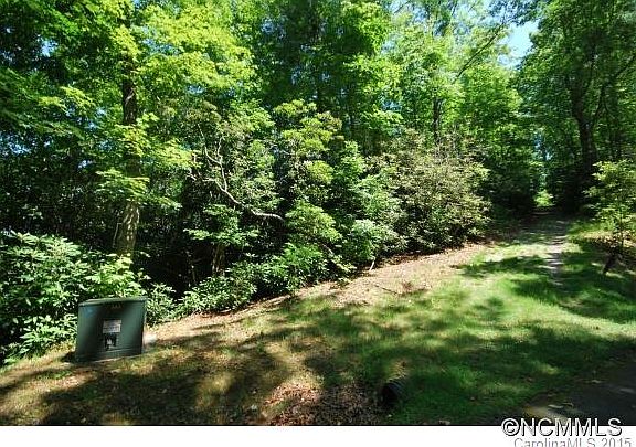 3rd image of 38 Poplar Crest Dr