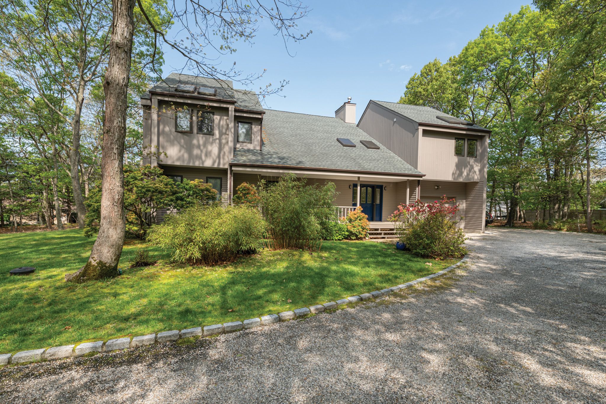 11 Woodcrest Dr in East Hampton Out East