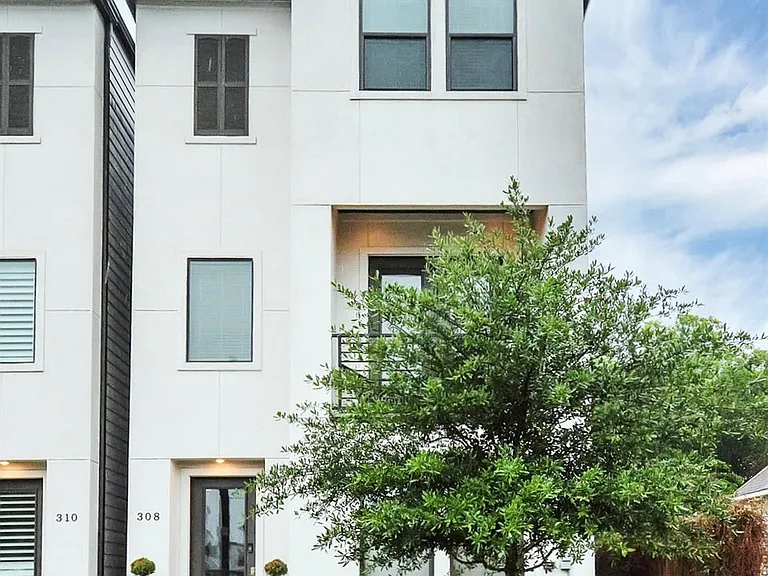 308 Palmer St — Photo 2