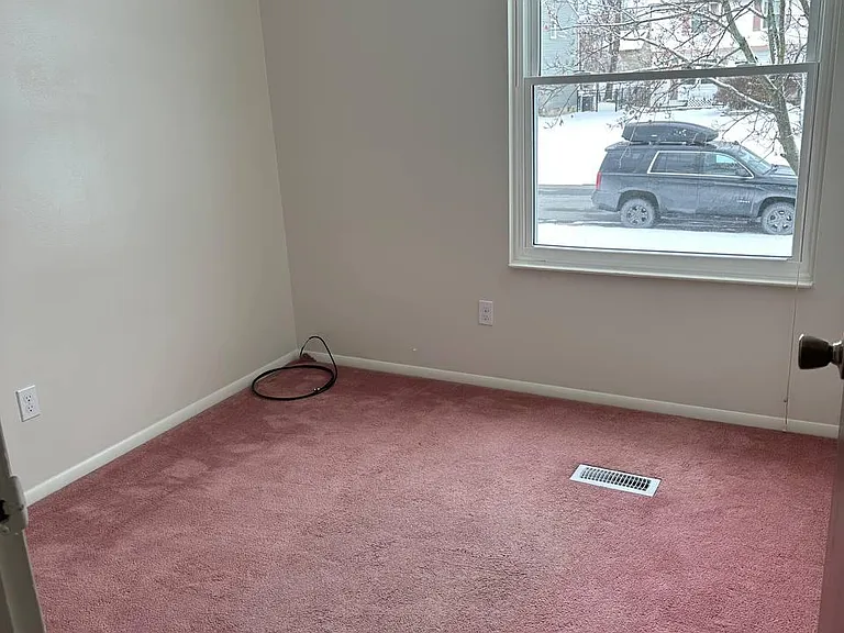 28 Mapleview Cir — Photo 12