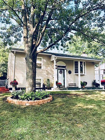 1st image of 423 E Maple Dr